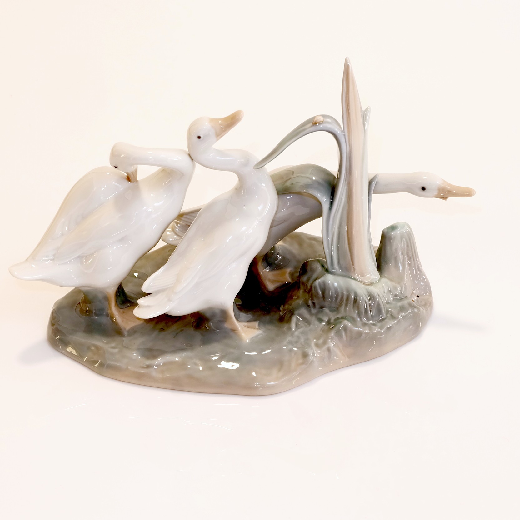 Lladro Ducks Figurine - Lot 957185 | ALLBIDS