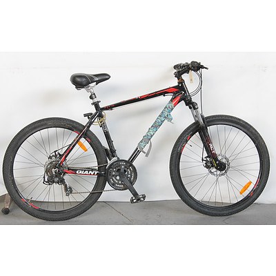 Giant 21 Speed Mountain Bike