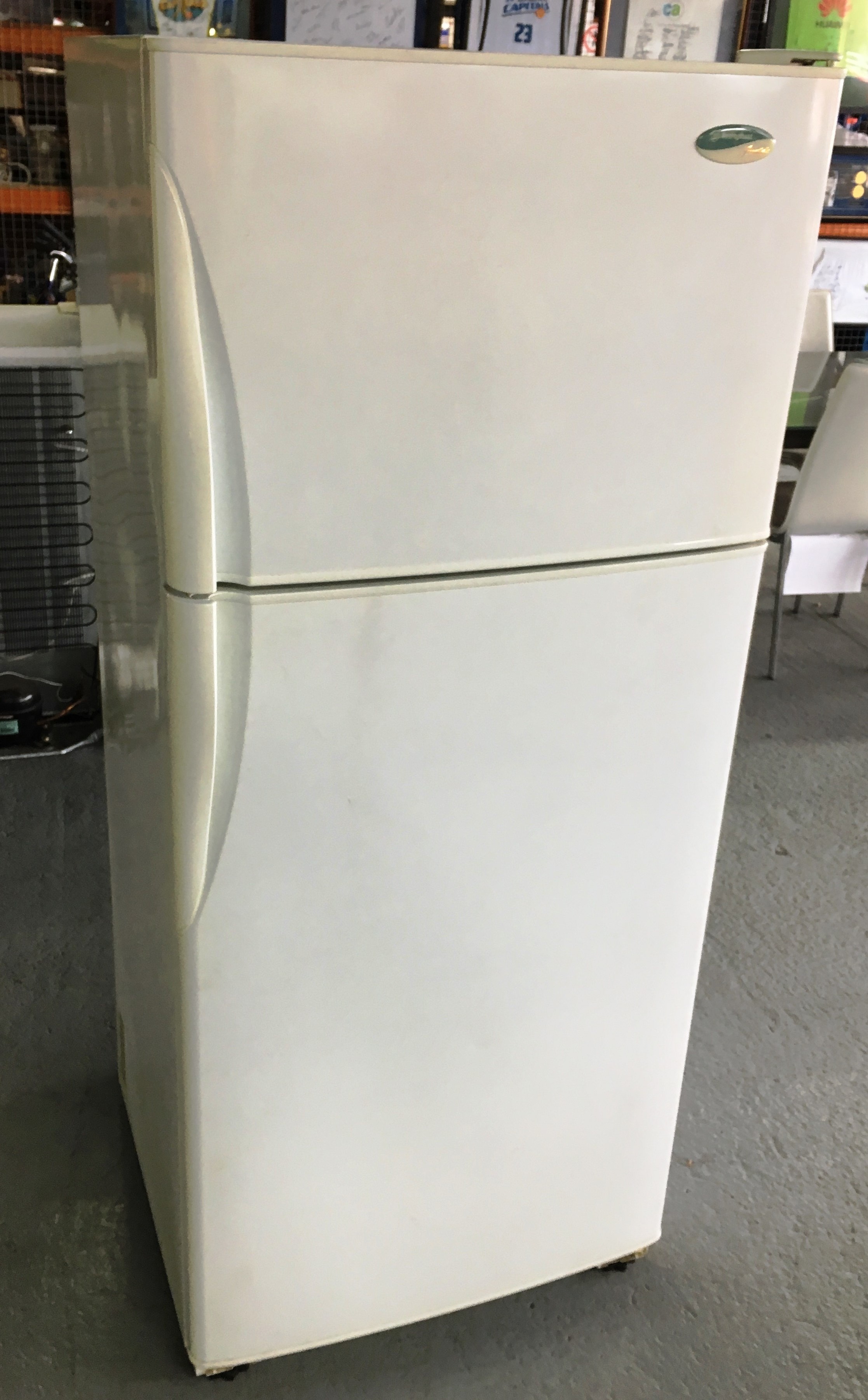 Westinghouse 390L Fridge-Freezer - Lot 965246 | ALLBIDS