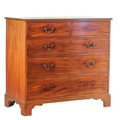 Georgian Mahogany Chest of Drawers with Bracket Feet Early 19th Century