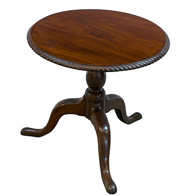 Georgian Mahogany Wine Table with Yew Wood Inlay and Later Rope Carved Edge