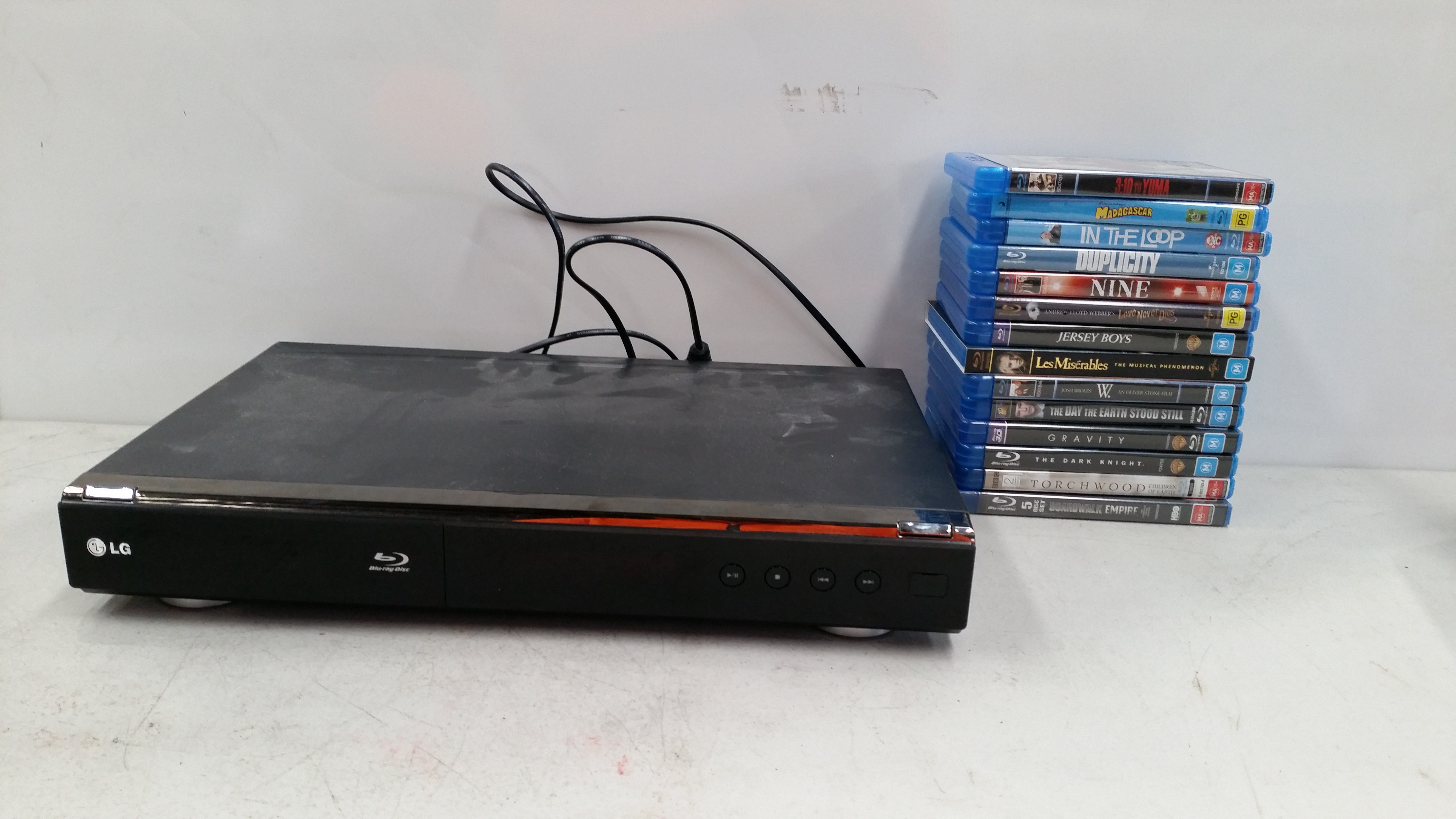 LG BD300 BluRay Disc Player and Lot 963666 ALLBIDS