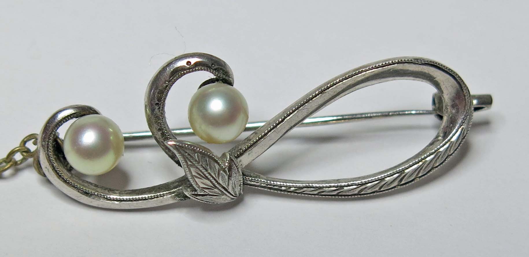 Vintage Mikimoto Silver Pearl Brooch - Lot 970215 | ALLBIDS
