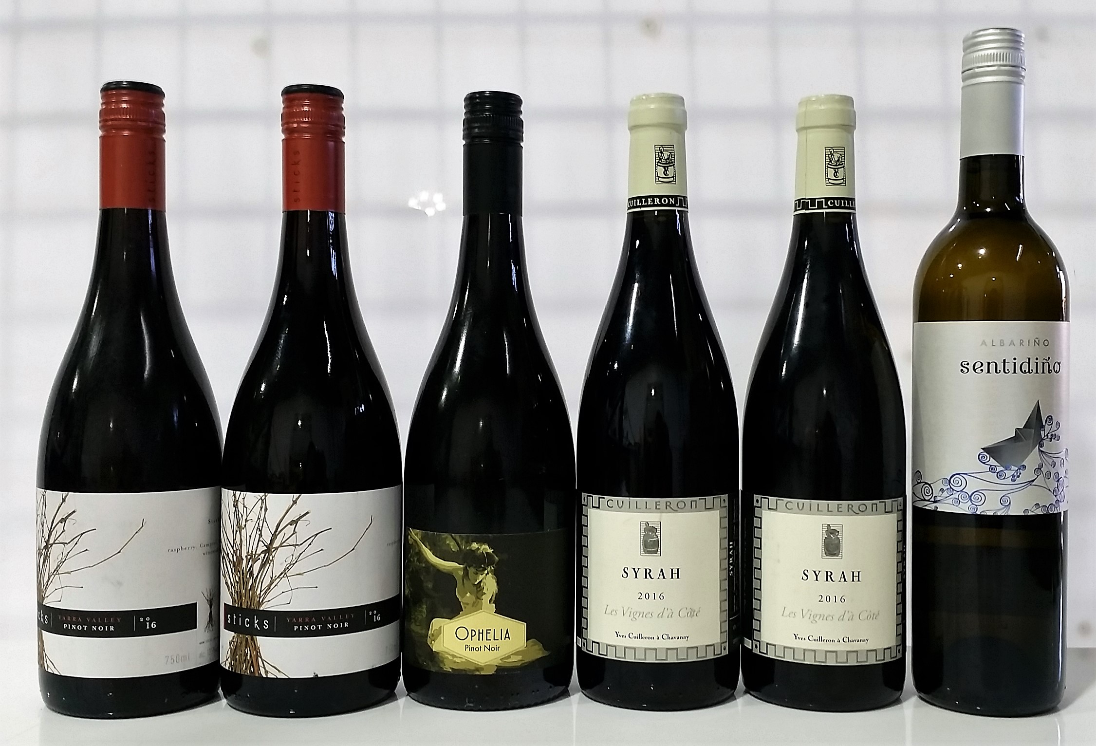 Lot of 6 Mixed Wines RRP=180.00 Lot 970229 ALLBIDS