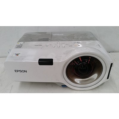 Epson EMP-400W WXGA 3LCD Projector