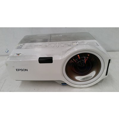 Epson EMP-400W WXGA 3LCD Projector