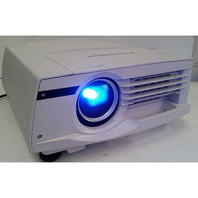 Mitsubishi XL5980U XGA 3LCD Large Venue Projector