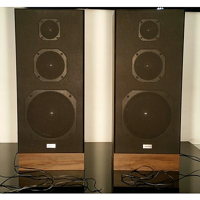 Set of Toshiba Speakers