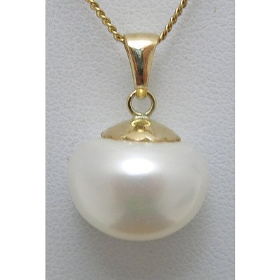 9ct Gold Pearl pendant