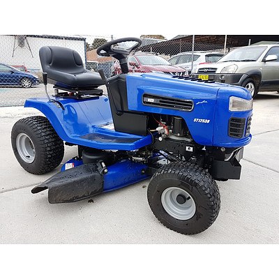 Victa 38" Ride On Mower with 12.5HP B&S Engine