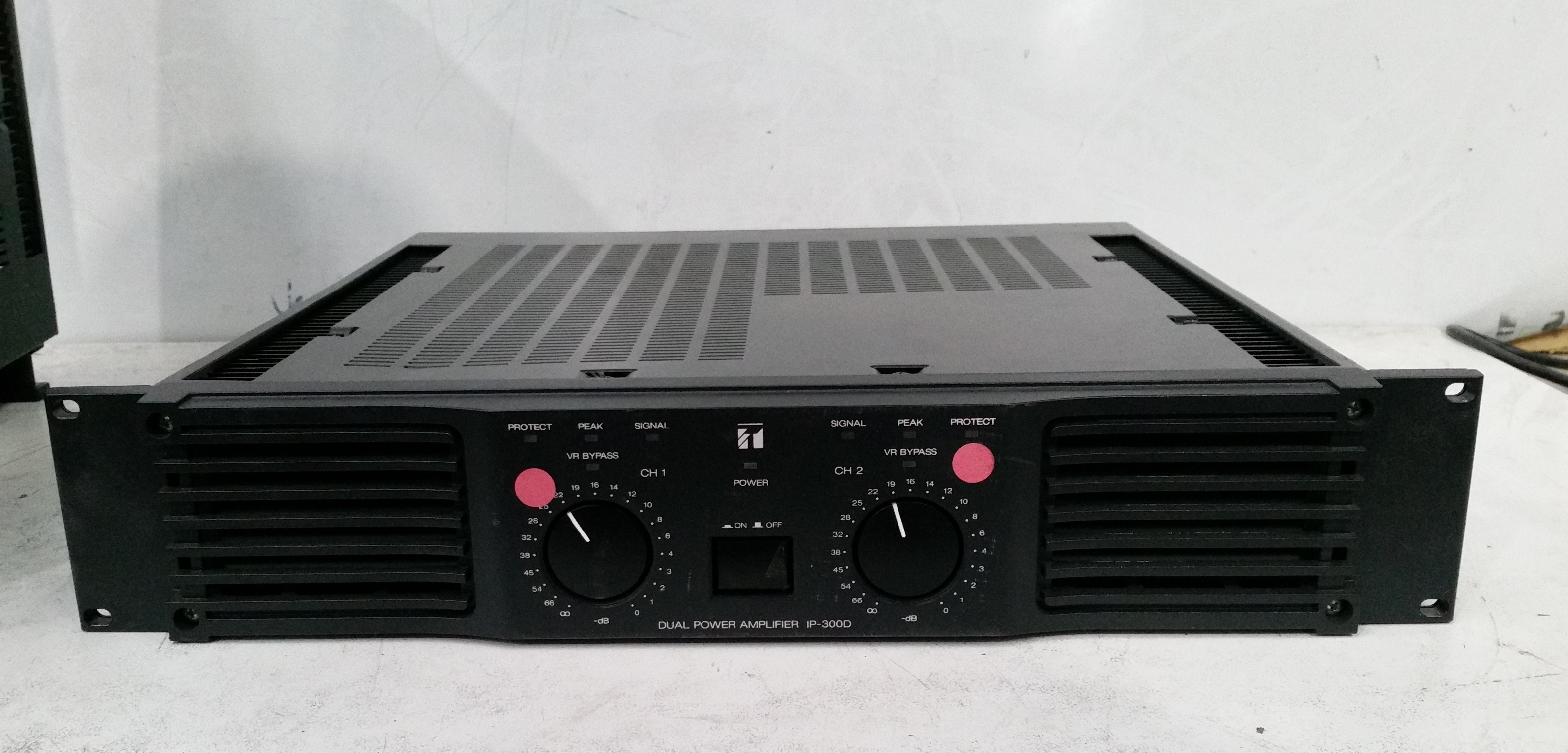 TOA Dual Power Amplifier Model - Lot 984360 | ALLBIDS