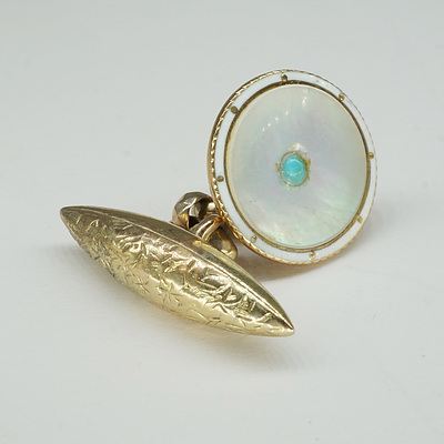 9ct Gold Enamel and Mother of Pearl Button