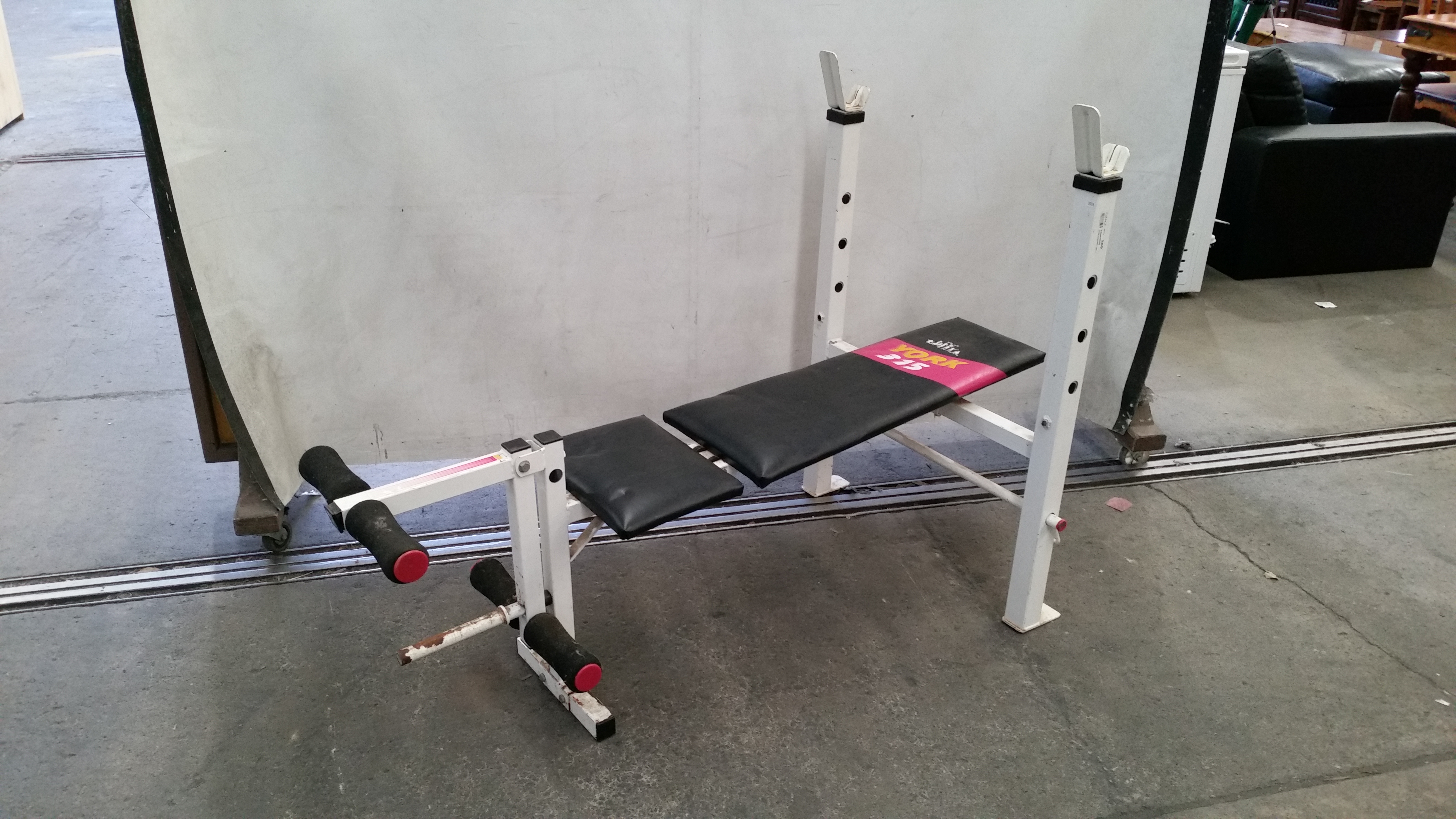 York 315 Weight Bench Lot 991121 ALLBIDS