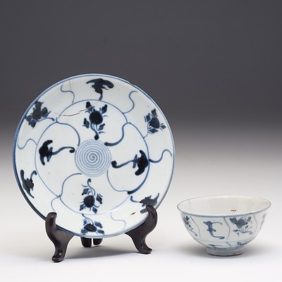 Chinese Tek Sing Cargo Blue and White Dish and Bowl, Early 19th Century