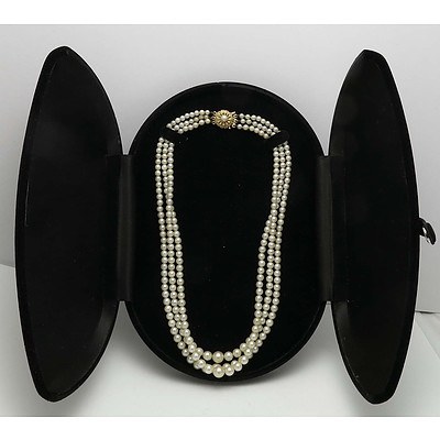 Vintage Triple Strand Pearl necklace