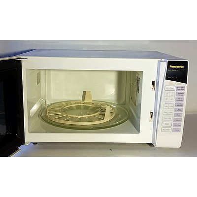 Panasonic NN-S562WF Microwave Oven