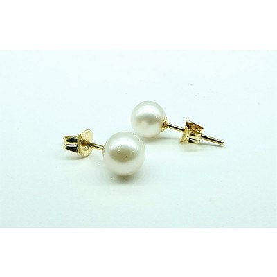 14ct Yellow Gold Round Pearl Stud Earrings