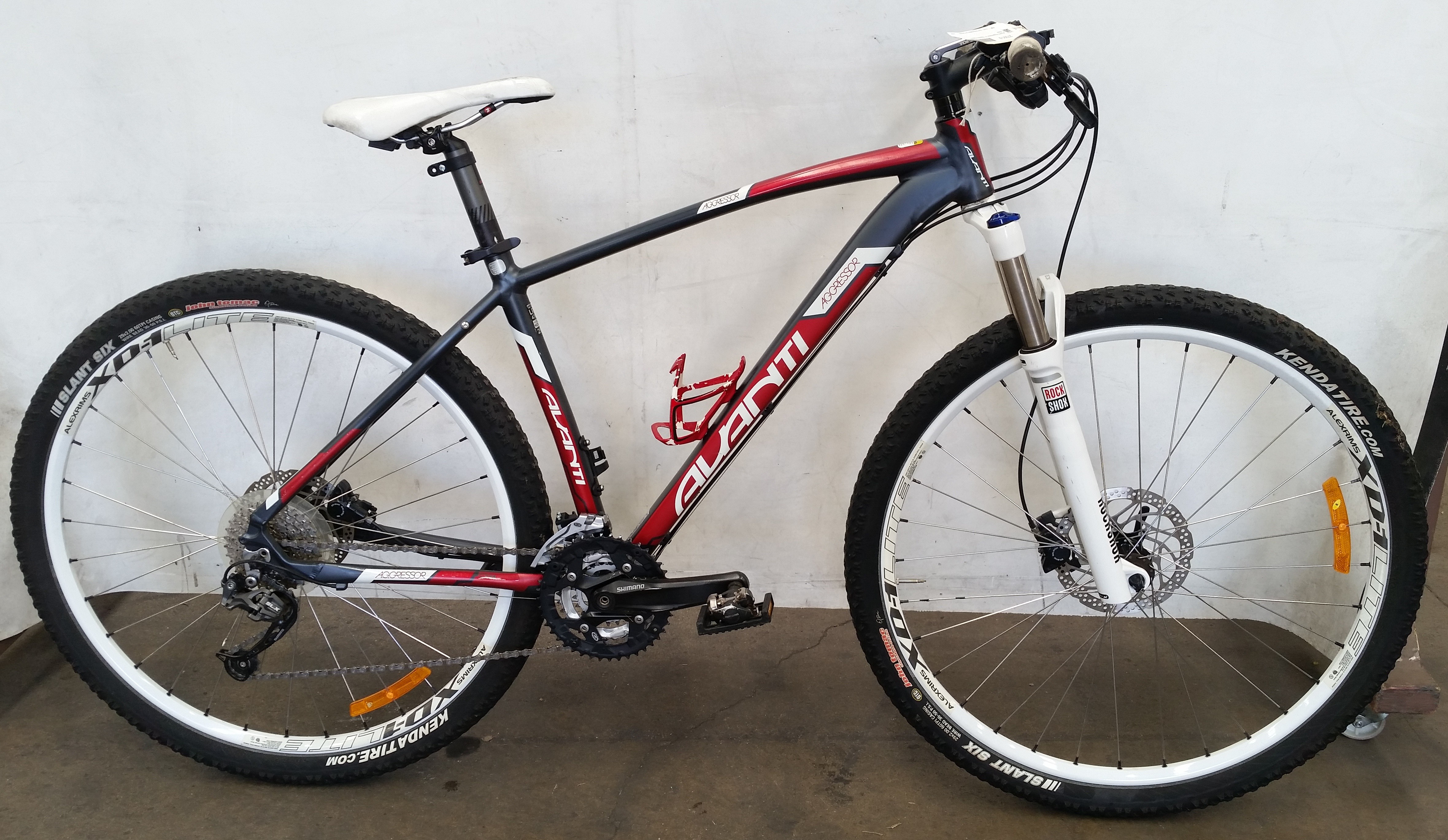 Avanti Aggressor 27 Speed Hybrid Bike