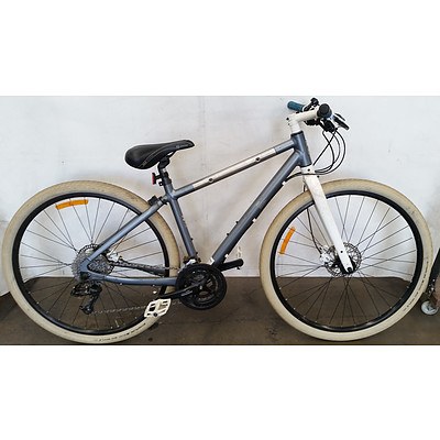 Giant 2 20 Speed Mountain Bike