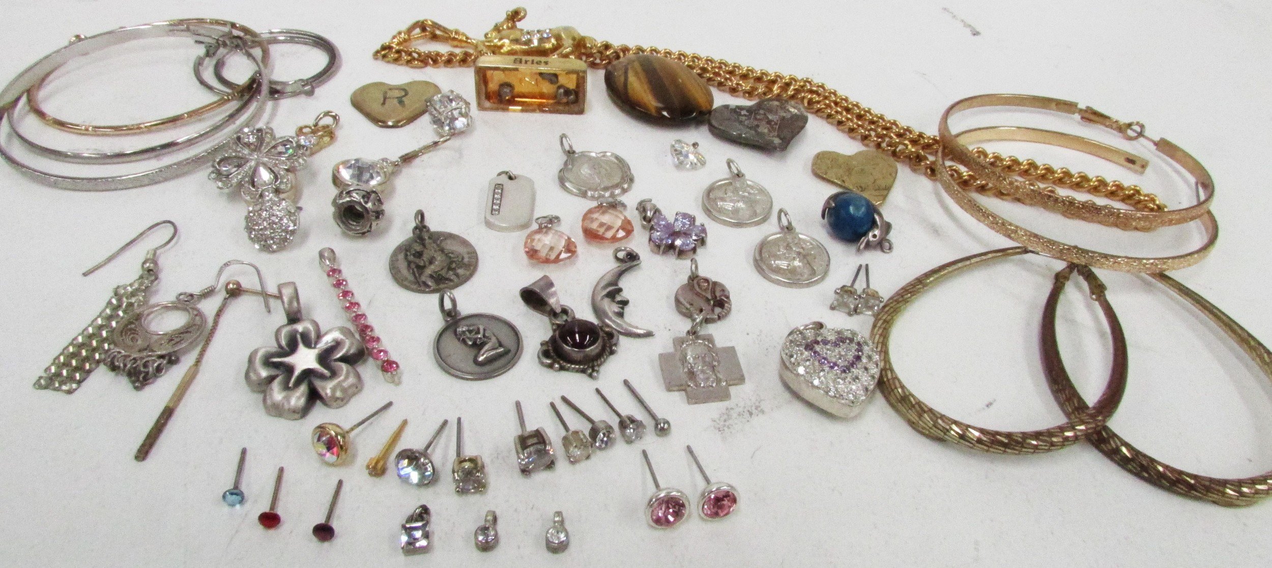 Lot of Jewellery Lot 1002573 ALLBIDS