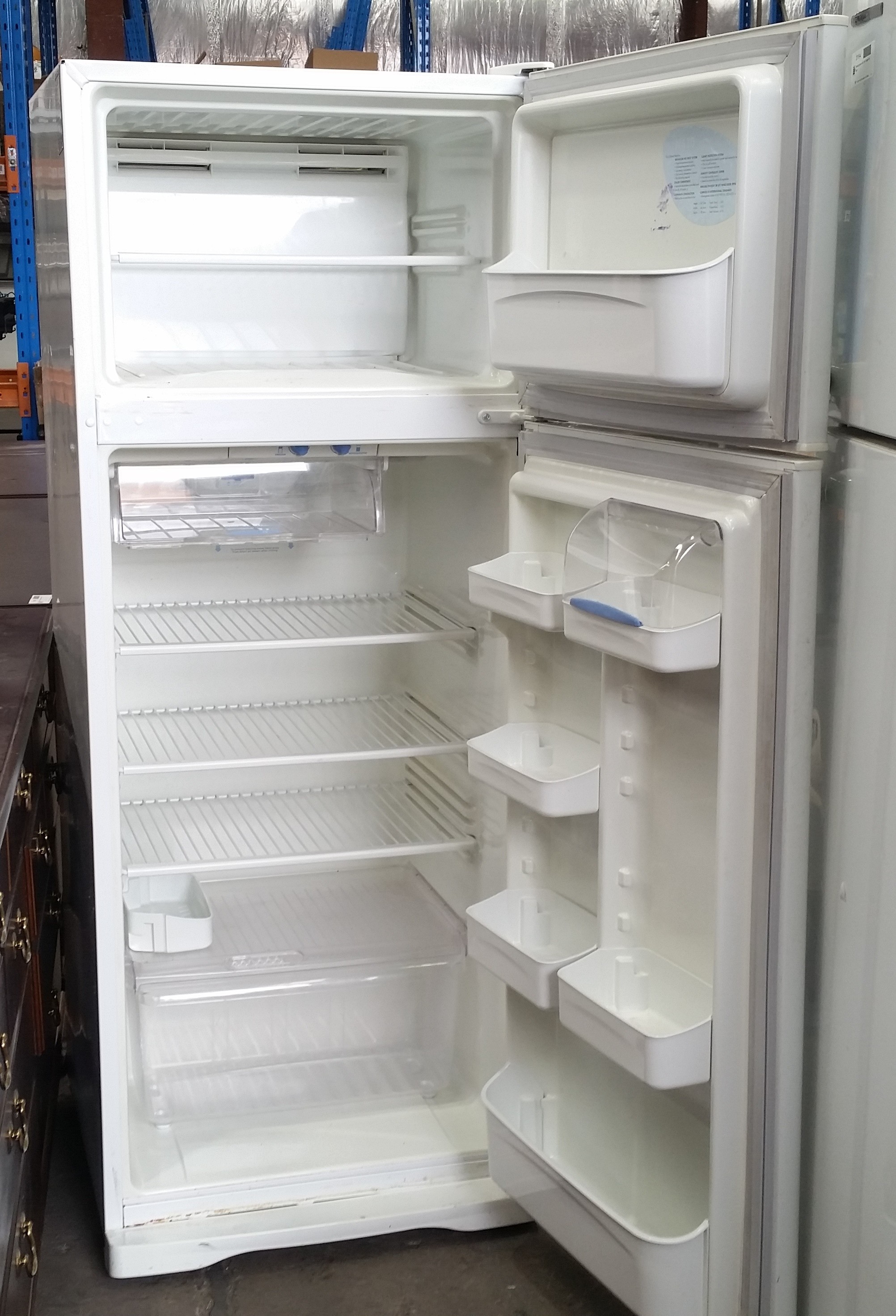 kelvinator 410 litre fridge