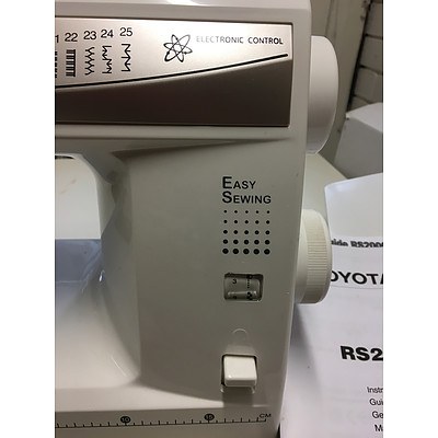 Toyota Sewing Machine RS2000-3D