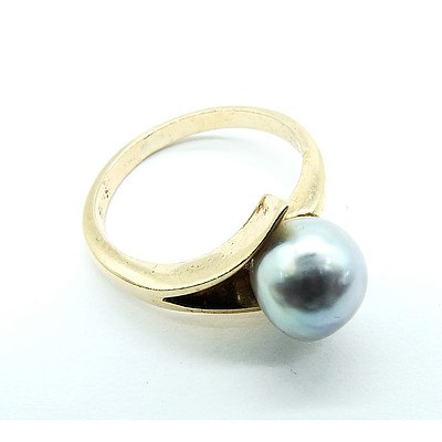 9ct Yellow Gold Ring With Grey Baroque Cultured Pearl