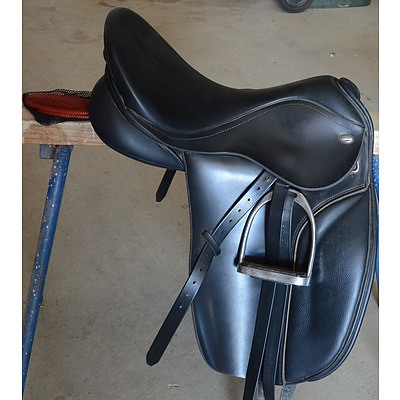 Thorowgood 17 Inch Dressage Saddle