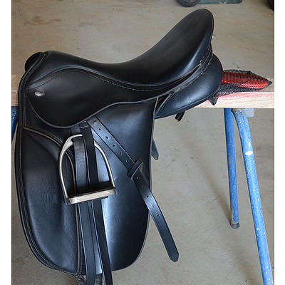 Thorowgood 17 Inch Dressage Saddle