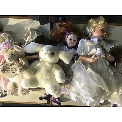 Bulk lot of Dolls - Assorted sizes and styles