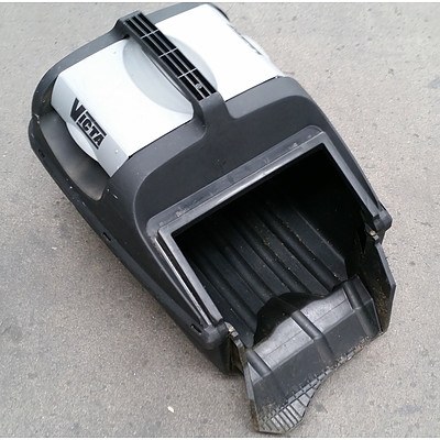 Green Victa Series 400 Lawn Keeper