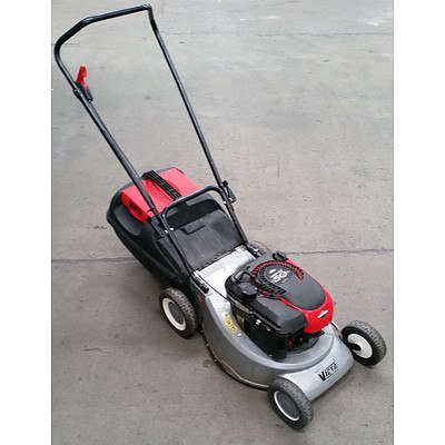 Red Victa Quantum XTS 50 Lawn Mower