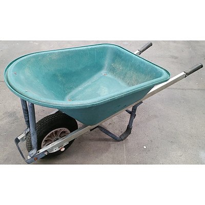 150L Green Bucket Wheelbarrow