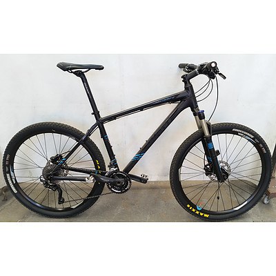 Giant Talon 30 Speed Mountain Bike