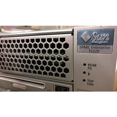 Sun Microsystems Sun Fire SPARC Enterprise T5220 8-Core UltraSPARC T2 1.2GHz 2 RU Server - Brand New