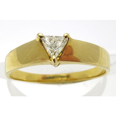 Unusual Diamond Ring - 18ct Gold