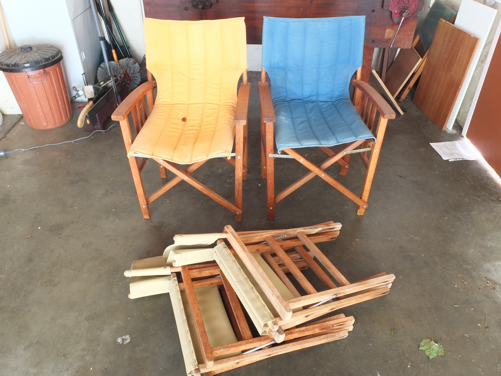 Group of Four Fold Up Picnic Chairs - Lot 1015004 | ALLBIDS