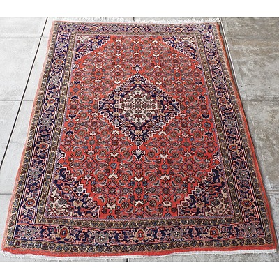 Persian Shiraz Hand Knotted Wool Pile Rug