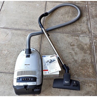 Miele S310 Vacuum Cleaner