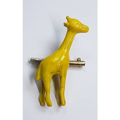 Dat Van, Yellow Giraffe, Brooch