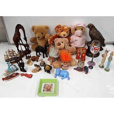 Lot of approx 30 Various stuff Toys and other Decorative items