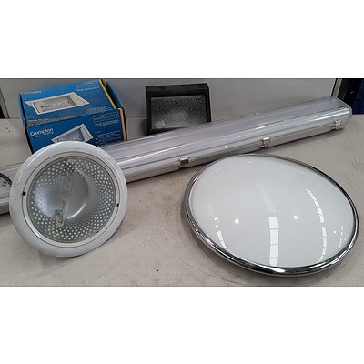 Fluorescent and Metal Halide Light Fittings - Lot of 10