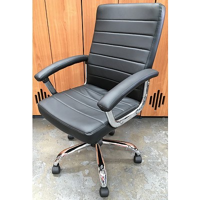Staples Tokyo Executive Faux Leather Office Chair - Brand New