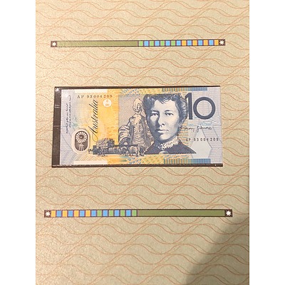 Australian 1993 Eminent Women $10 Note & Stamp Portfolio