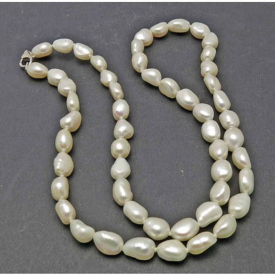 Baroque White Pearl necklace