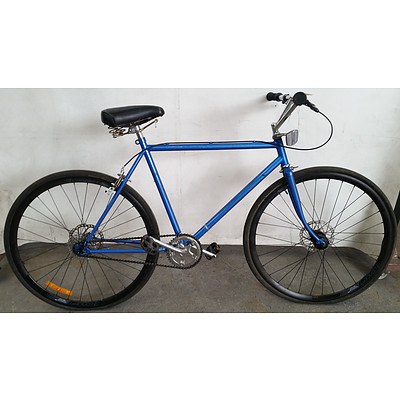 Avanti & Blue Hybrid Bikes