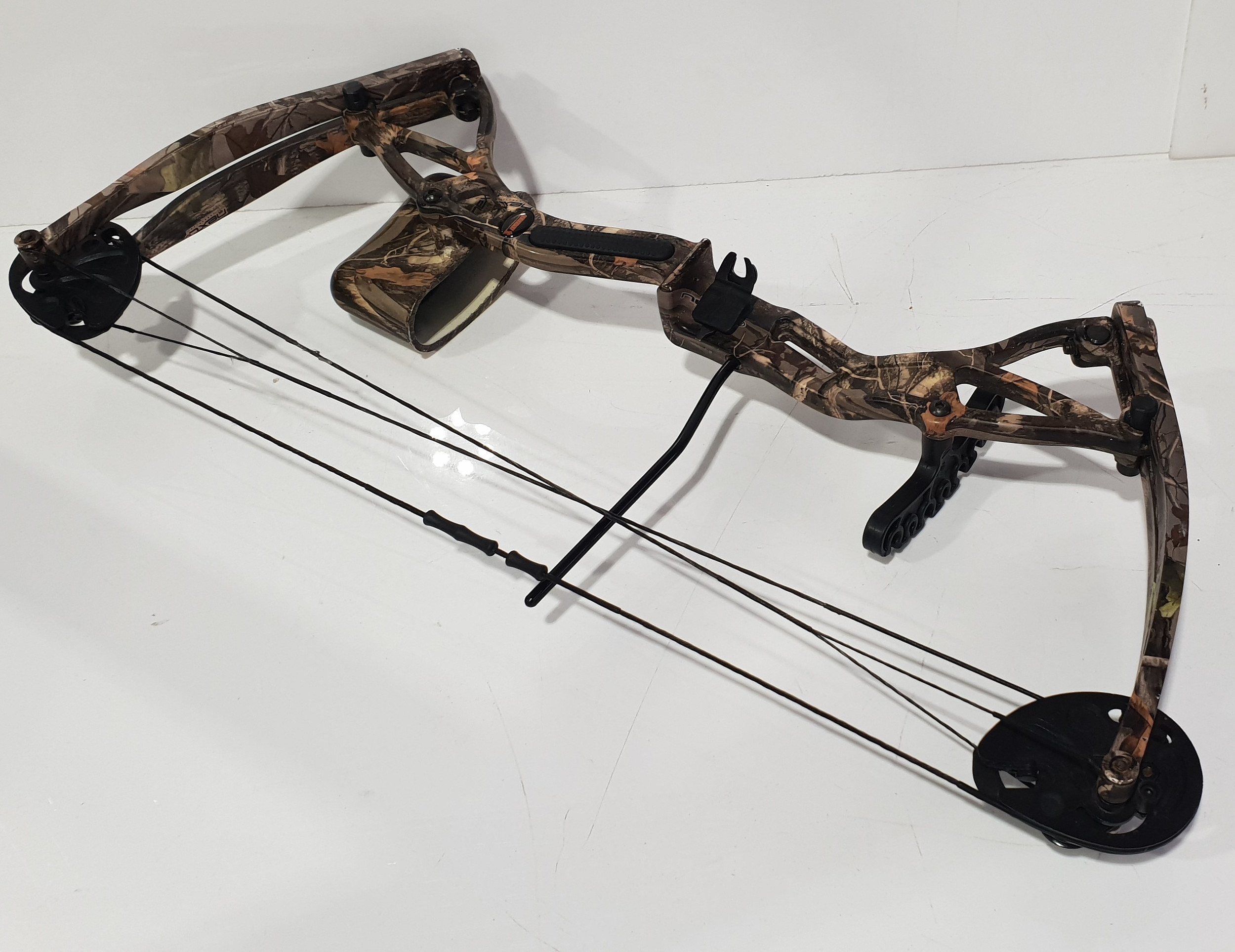 Redzone Compound Bow - Lot 1022281 | ALLBIDS