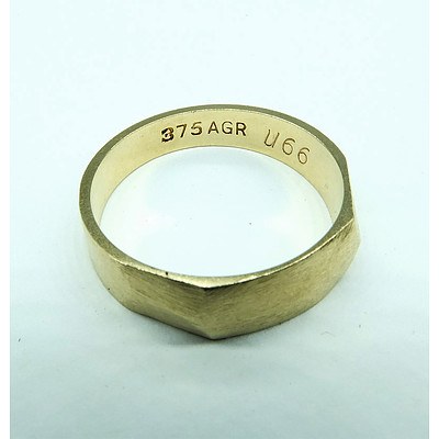 9ct Yellow Gold Gents Ring