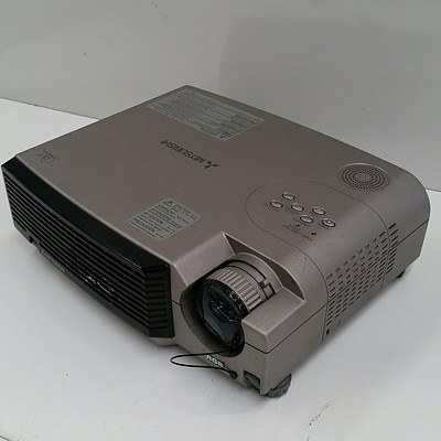 Mitsibishi XD200U XGA DLP Projector