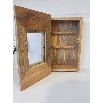 Wall Hanging Key Cabinet with Glass Center
